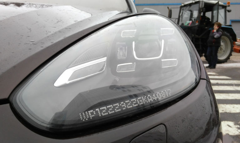 Антивандальная маркировка фары Porsche cayenne